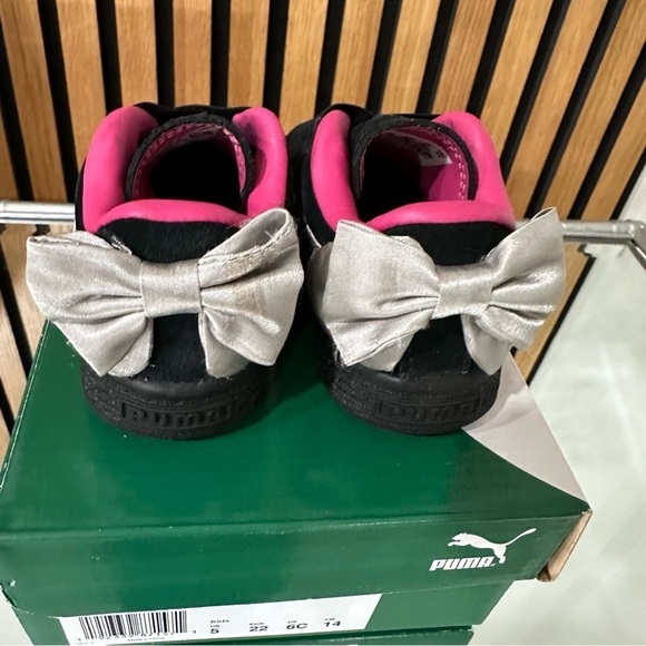 Puma Suede Bow Kids Sneakers Fuchsia Purple Size 6C US - Picture 4 of 5